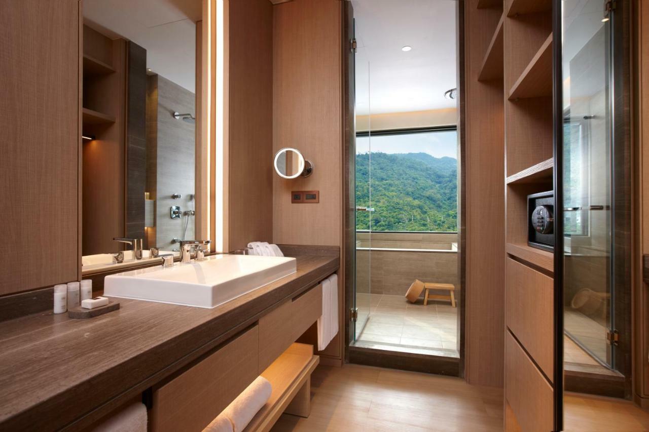 Mu Jiaoxi Hotel Exterior photo Bathroom